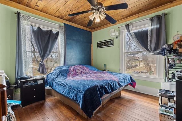 818 E McLennan Avenue, Mart, TX 76664