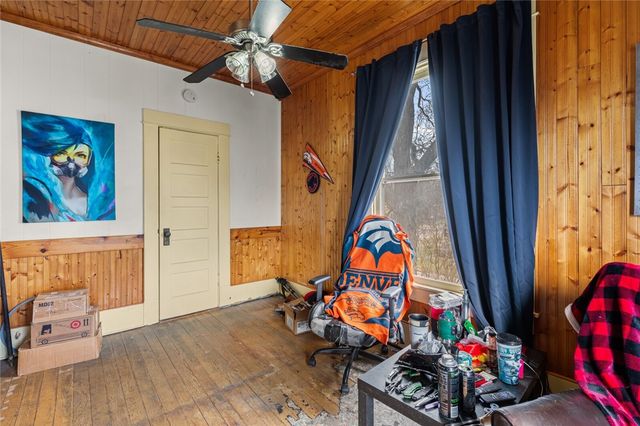 818 E McLennan Avenue, Mart, TX 76664