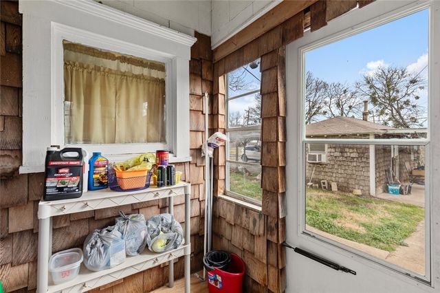 818 E McLennan Avenue, Mart, TX 76664