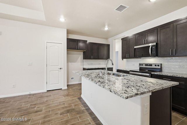 6512 Newcastle Avenue, Las Cruces, NM 88012