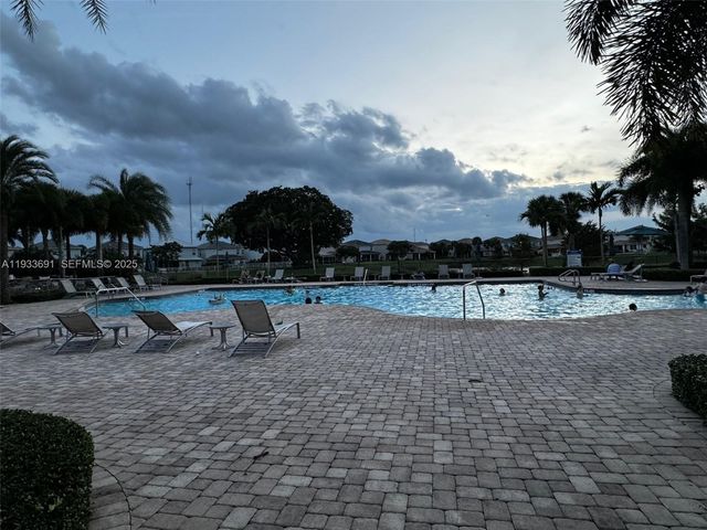 950 Hillcrest Dr 411, Hollywood, FL 33021