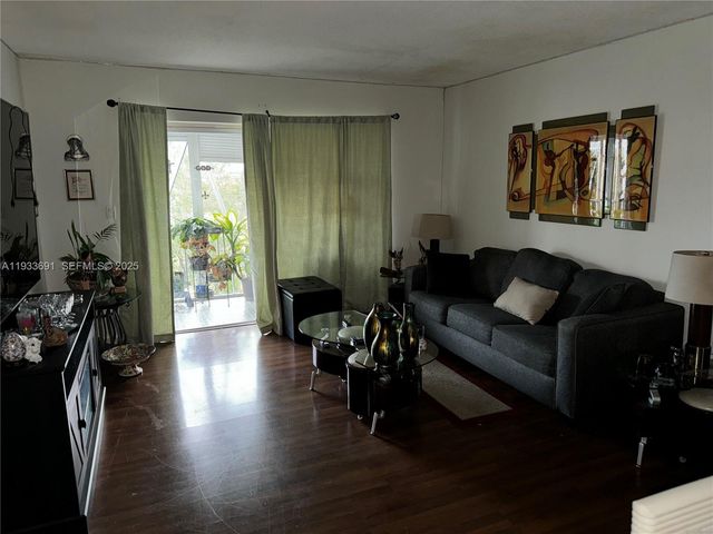 950 Hillcrest Dr 411, Hollywood, FL 33021