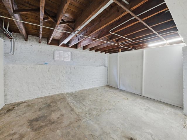 11412 S Saint Lawrence Avenue, Chicago, IL 60628