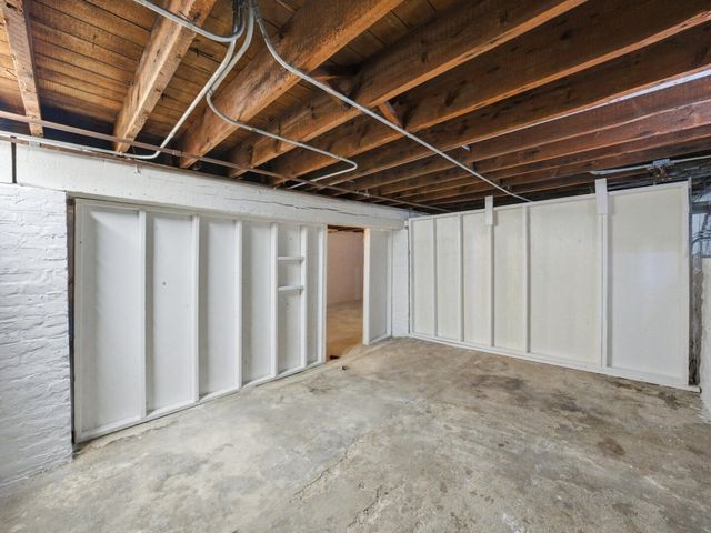 11412 S Saint Lawrence Avenue, Chicago, IL 60628