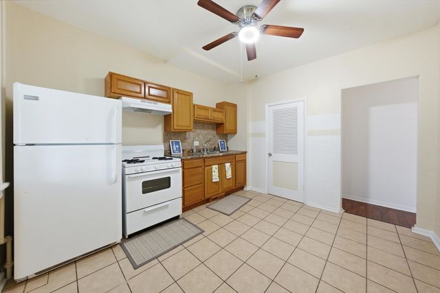 11412 S Saint Lawrence Avenue, Chicago, IL 60628