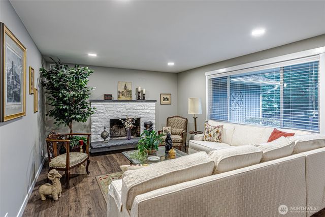 3614 West Tapps Drive E, Lake Tapps, WA 98391