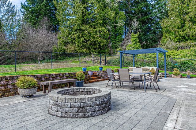 3614 West Tapps Drive E, Lake Tapps, WA 98391