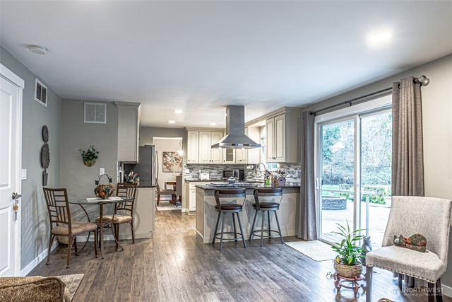 3614 West Tapps Drive E, Lake Tapps, WA 98391