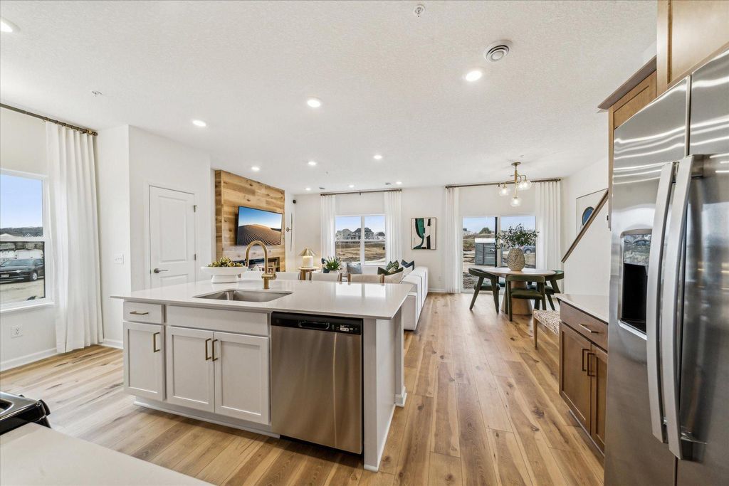 674 Tulare Terrace, Newport, MN 55055 — photo 2