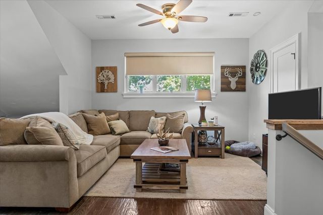 1267 Wades Branch Rd, Centerville, TN 37033