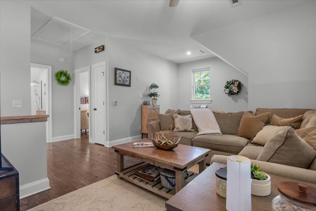 1267 Wades Branch Rd, Centerville, TN 37033