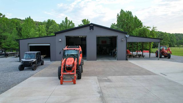 1267 Wades Branch Rd, Centerville, TN 37033