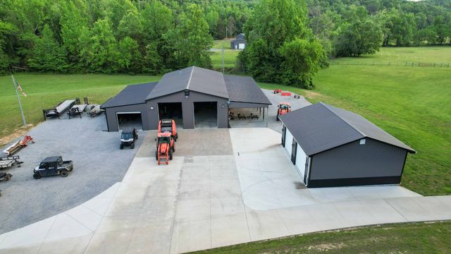 1267 Wades Branch Rd, Centerville, TN 37033
