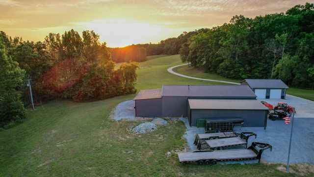 1267 Wades Branch Rd, Centerville, TN 37033