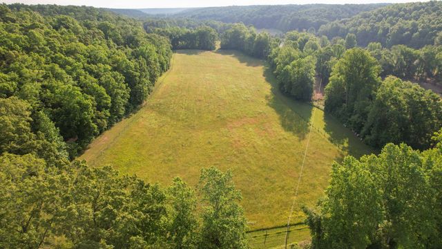 1267 Wades Branch Rd, Centerville, TN 37033