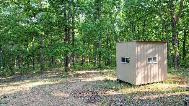 1267 Wades Branch Rd, Centerville, TN 37033