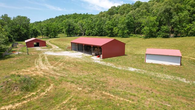 1267 Wades Branch Rd, Centerville, TN 37033