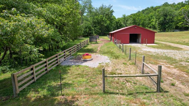 1267 Wades Branch Rd, Centerville, TN 37033
