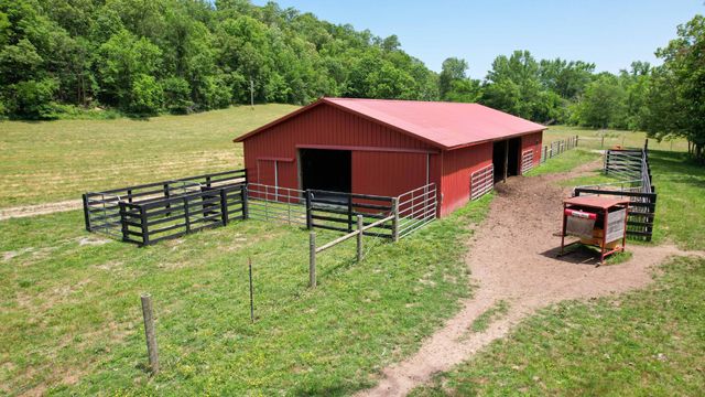 1267 Wades Branch Rd, Centerville, TN 37033