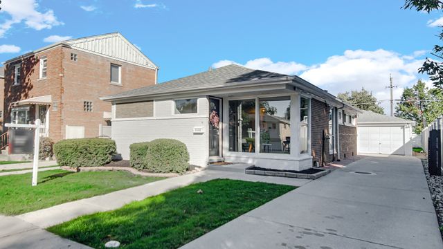 5237 S Natoma Avenue, Chicago, IL 60638