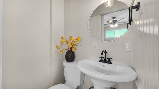 5237 S Natoma Avenue, Chicago, IL 60638