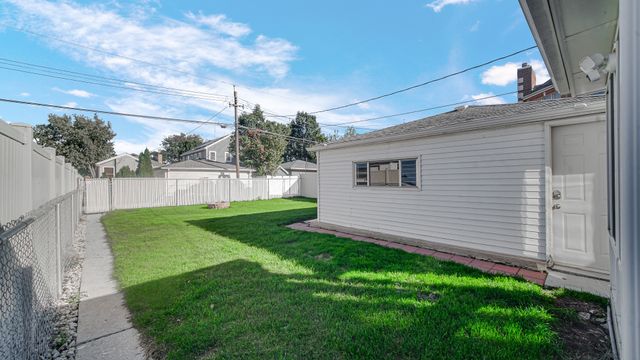 5237 S Natoma Avenue, Chicago, IL 60638