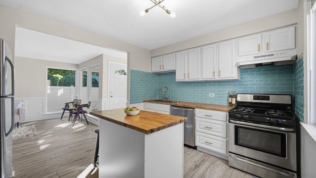 5237 S Natoma Avenue, Chicago, IL 60638