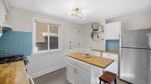 5237 S Natoma Avenue, Chicago, IL 60638