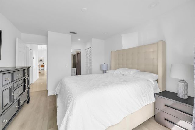 39 Dorchester Circle, Palm Beach Gardens, FL 33418