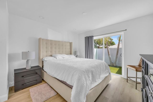 39 Dorchester Circle, Palm Beach Gardens, FL 33418