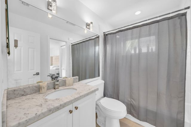 39 Dorchester Circle, Palm Beach Gardens, FL 33418