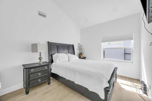 39 Dorchester Circle, Palm Beach Gardens, FL 33418