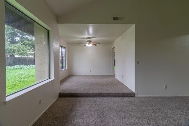 5330 Virtue Arc Dr, Stockton, CA 95207