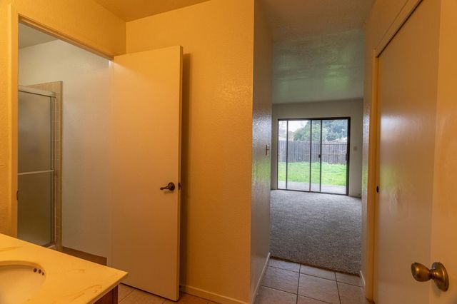 5330 Virtue Arc Dr, Stockton, CA 95207