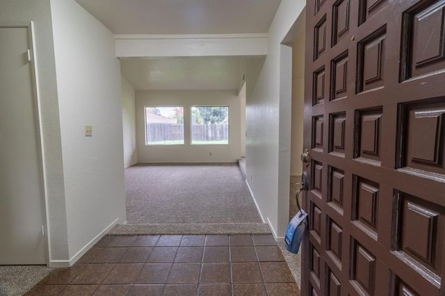 5330 Virtue Arc Dr, Stockton, CA 95207