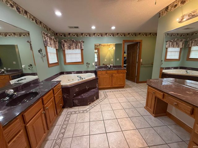 3419 Mount Vernon Drive, Vincennes, IN 47591