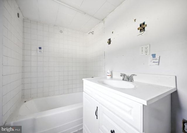 423 BINKER AVE, Berlin, NJ 08009