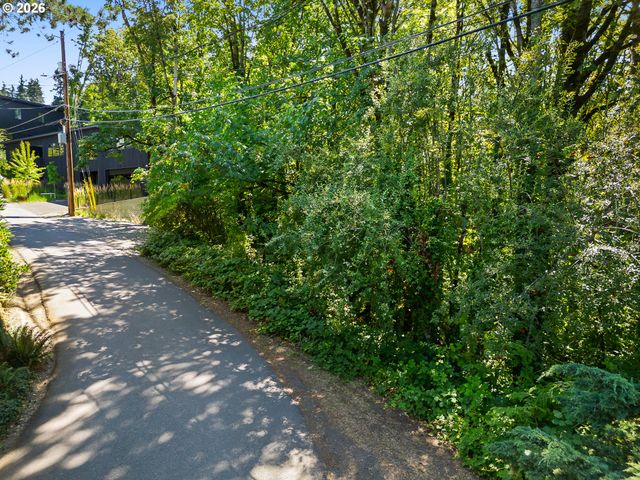 Sw SHERWOOD Pl 53, Portland, OR 97201