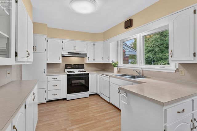 59 Shipherd, Oberlin, OH 44074
