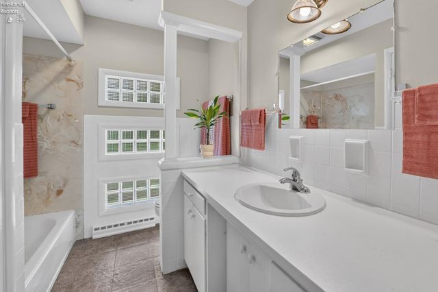 59 Shipherd, Oberlin, OH 44074
