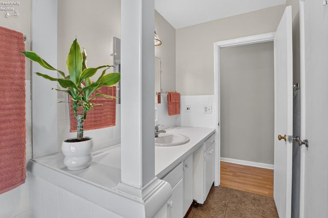 59 Shipherd, Oberlin, OH 44074