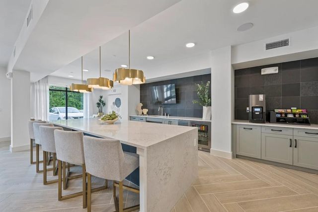 1888 Brittmoore Road 1115, Houston, TX 77043