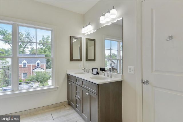 4510 MAPLE AVE, Bethesda, MD 20814
