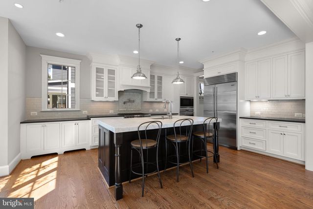 4510 MAPLE AVE, Bethesda, MD 20814