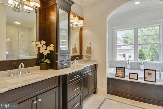 4510 MAPLE AVE, Bethesda, MD 20814
