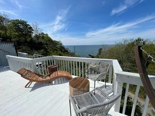 379 Oakleigh Avenue, Baiting Hollow, NY 11933