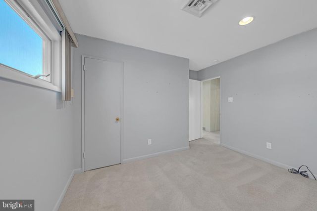 2203 ALLWOOD DR, Bethlehem, PA 18018