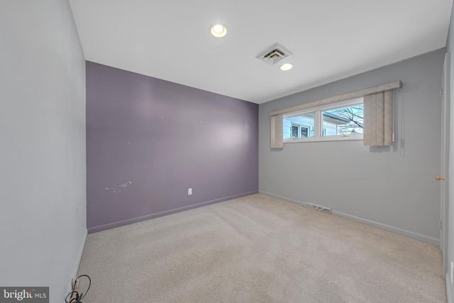 2203 ALLWOOD DR, Bethlehem, PA 18018