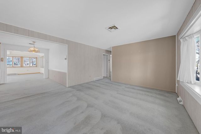 2203 ALLWOOD DR, Bethlehem, PA 18018