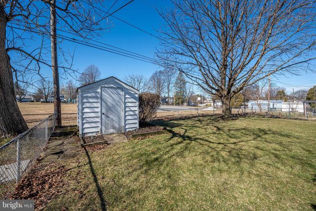 2203 ALLWOOD DR, Bethlehem, PA 18018